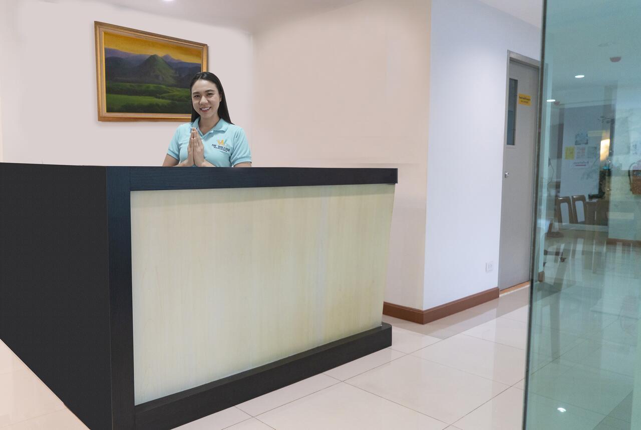 The Willing Hotel And Residence Банкок Екстериор снимка